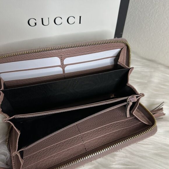 💯Authentic Gucci Zipped Leather Long Wallet🍀 - Picture 3 of 14